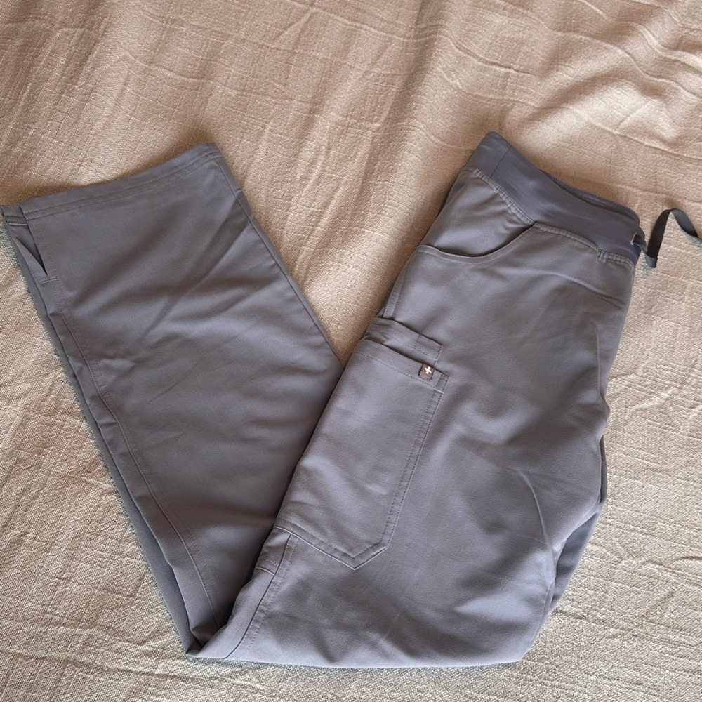 Figs Women's Kade Cargo Scrub Pants in Dusty Blue